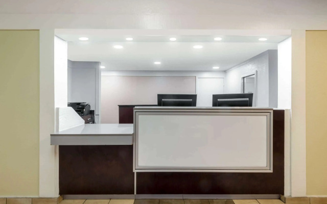 Travelodge by Wyndham Essington / Philadelphia Airport