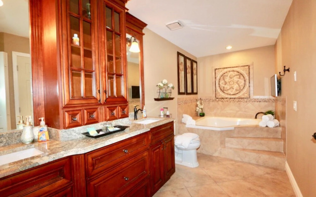 Villa at Pleasant Lake