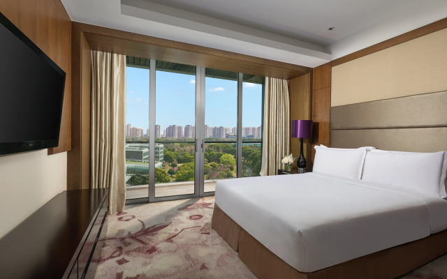 Crowne Plaza Shanghai Xiayang Lake by IHG
