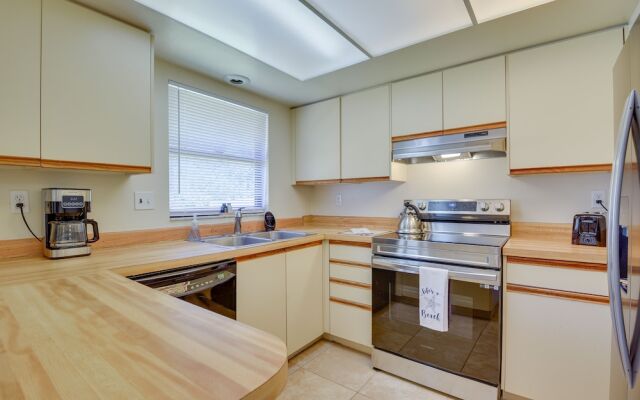 12 Mi to Beach: Home w/ Patio & Yard in Bradenton