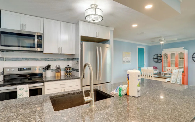 Poolside Madeira Beach Abode w/ Balcony!