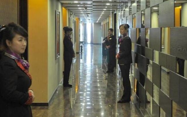 Yinchuan Juli Six Red Hotel