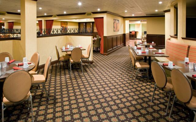 Crowne Plaza Louisville Airport Expo Ctr by IHG