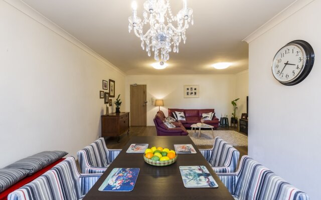 Two Bedroom Apt Close To Chatswood With Parking
