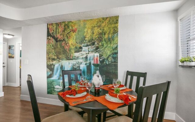 2 Bedroom Deluxe Apt on Collins Ave