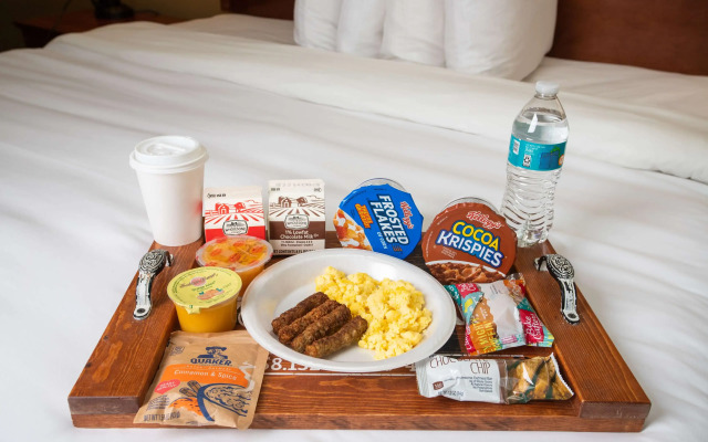 Country Inn & Suites by Radisson, Buffalo South I-90, NY
