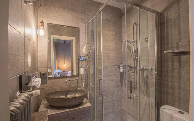 Seven Boutique Hotel