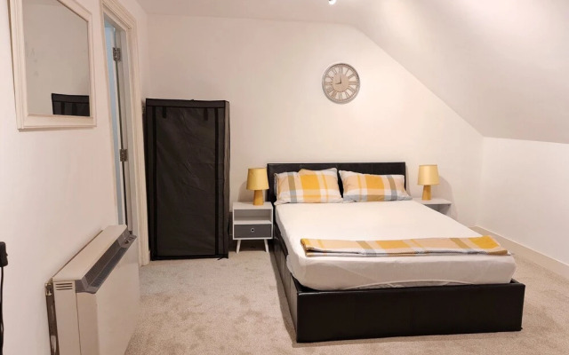 Grace Apartments - Living Spring 1