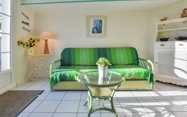 Modern Holiday Home in Sainte-Marie-de-Re near Sea