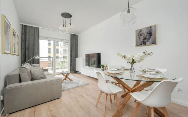 Stylish Apartment in Wroclaw by Renters
