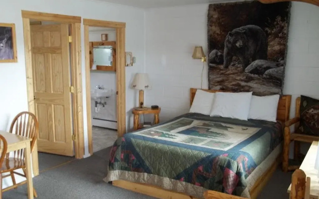 Budget Host Elk Antler Inn