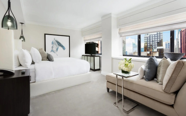 The Manhattan at Times Square Hotel