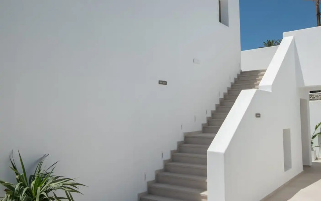 Nuca Mykonos
