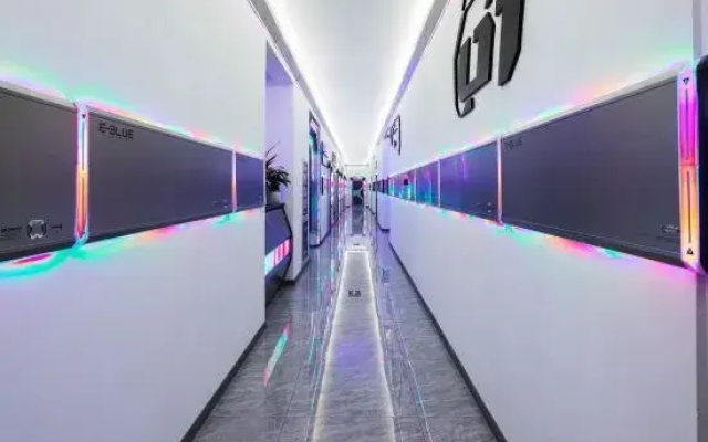 Ebo E-Sports Hotel (East Ningbo Yintai City Store)