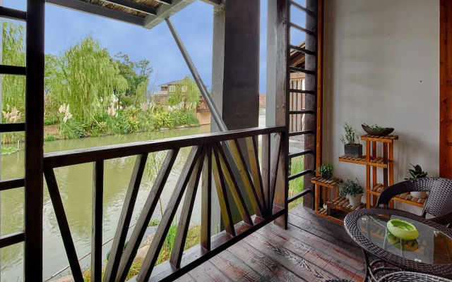 Floral Hotel Deqing Qinzizaiju