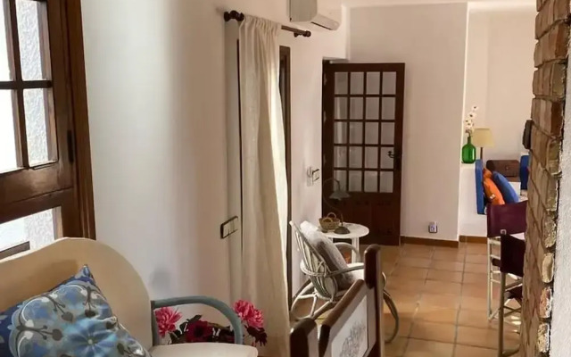 Spacious Holiday Home With Private Garden