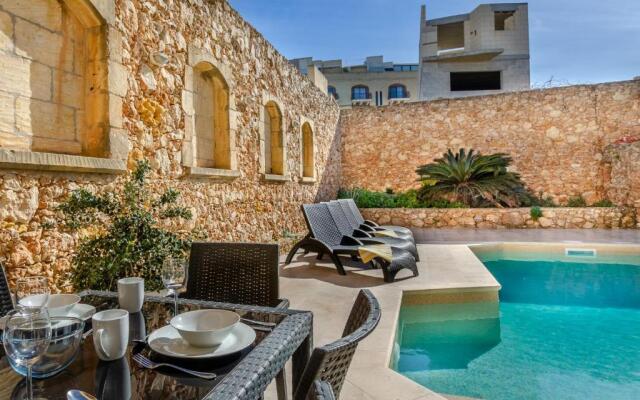 The Grand Authentic House with Private Pool