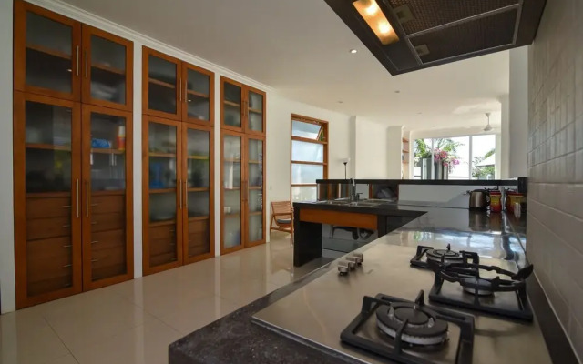 Villa Lovina Beach 2