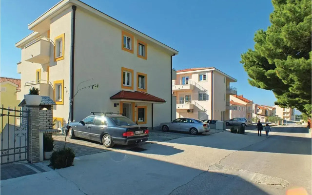 Apartment Makarska with Sea View 02