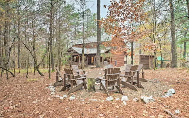 Expansive Broken Bow Cabin w/ Hot Tub & Playset!