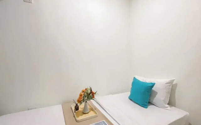 Relaxing And Cozy Living 2Br Meikarta Apartment