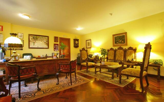 Apartamentos Rurales L'Arquera