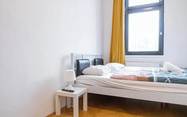 Cozy Room Near U6 Dresdner Subway Line