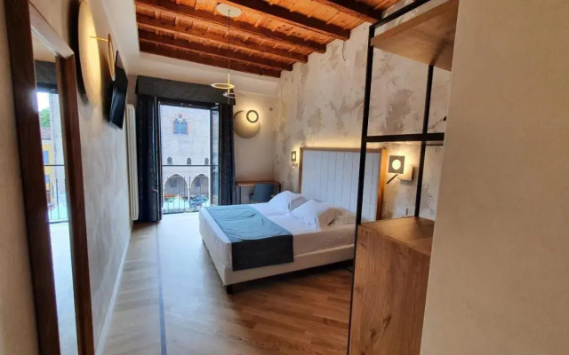 Ca' Uberti Palace Hotel , Mantegna Hotels