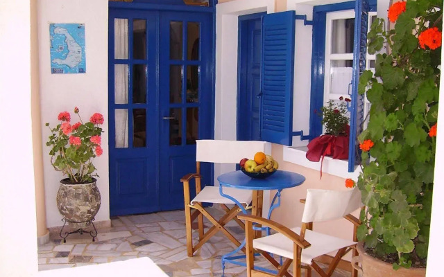 Hotel Thira