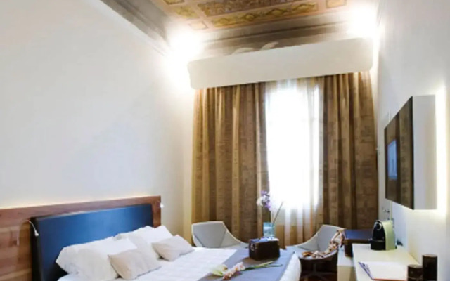Hotel Embassy