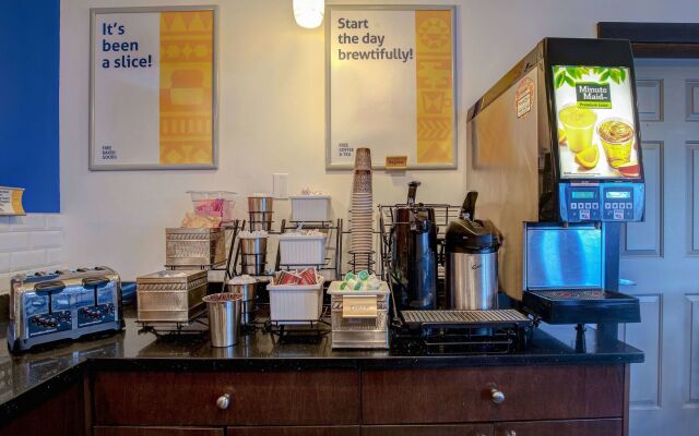 Days Inn by Wyndham Vernon