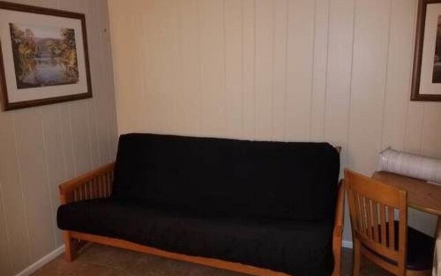 Horseshoe Riverside Lodge