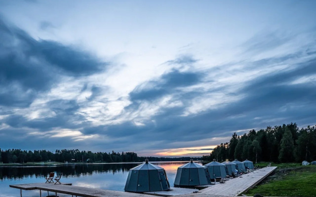 Arctic Guesthouse & Igloos