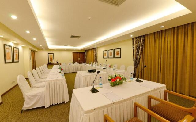Hotel White Sands Resort and Conference Centre
