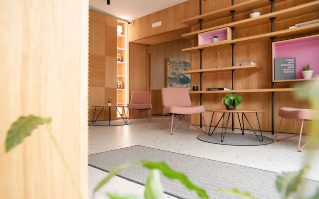 Lisetta Gardens Boutique