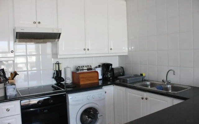 Waterfront, 17 Quay West