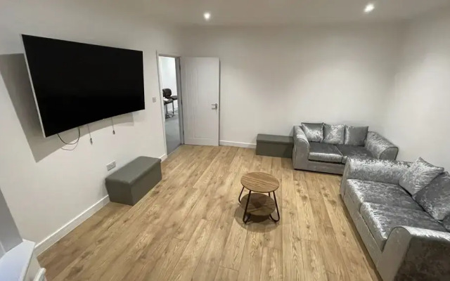 Beautiful 6 Bed House in Bexleyheath