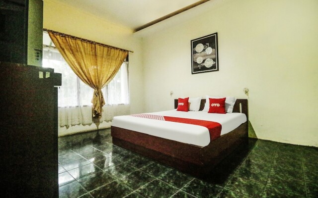 OYO 90490 Hotel Nyi Rindang