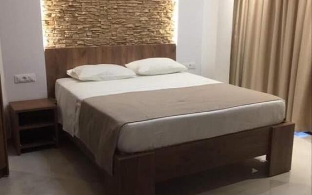 Lyristis Apartments Plus