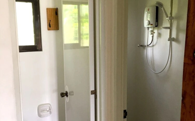 Maayong Hostel - Adults Only