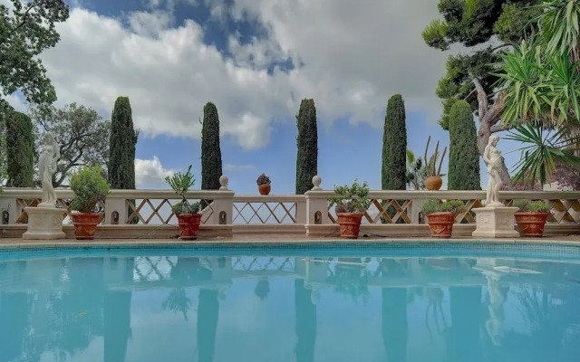 Cannes hills exclusive area fits 20