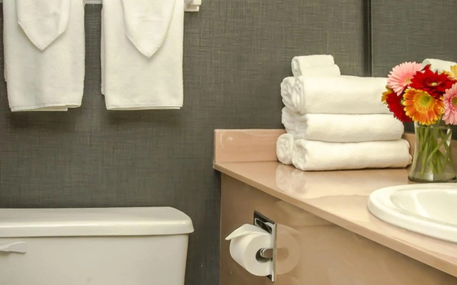 Cartier Place Suite Hotel