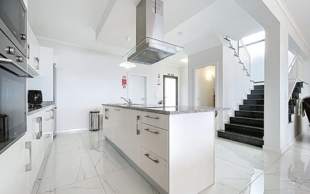 Blue Outlook Retreat by Atlantic Holiday