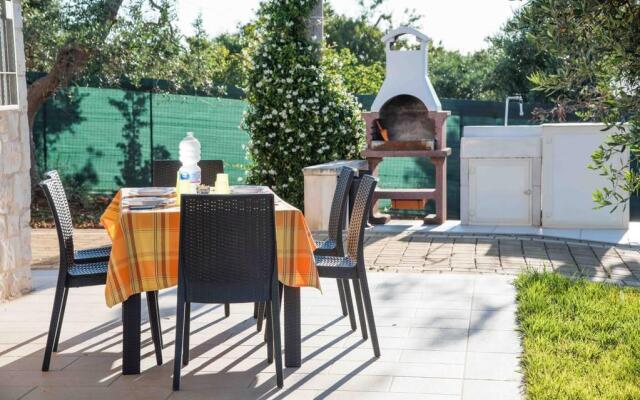 Trulli and pool Malvischi