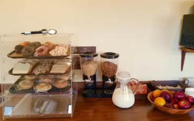 Superior & Sage Hotel