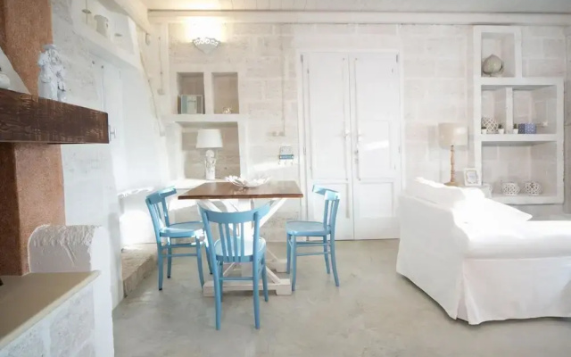 Luxurious Villa in Torre Suda with Hot Tub