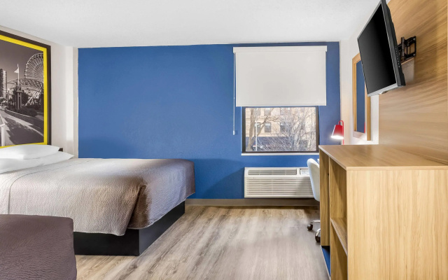 Super 8 by Wyndham Chicago IL