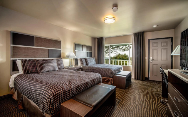 Crescent Bay Inn