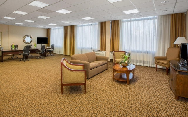 Crowne Plaza Cleveland Airport by IHG