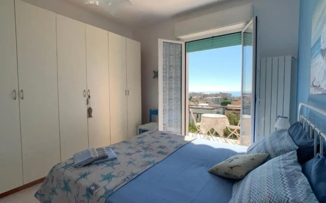 Very cosy house with fabulous sea view!